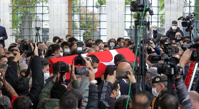 Milli SİHA'ların öncü ismi Özdemir Bayraktar son yolculuğuna uğurlandı