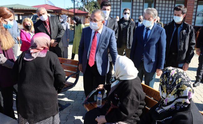 Vali Çeber, Huzurevi Sakinleri ile Buluştu