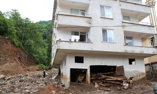 Doğu Karadeniz’de eğimli arazilerde yapılaşma tehlikesi