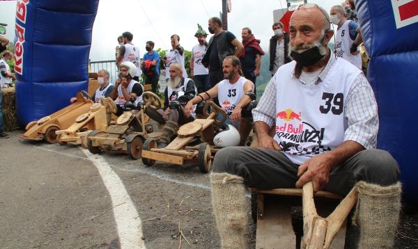 Rize'de 'formulaz' tahta araba yarışları heyecanı