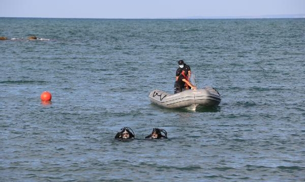Sinop'ta sel kayıpları, Karadeniz'de aranıyor