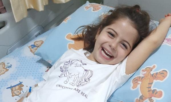 Lösemi hastası 6 yaşındaki Elisa, koronavirüse yenildi