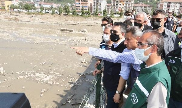 Bakan Pakdemirli, Ayancık’ta incelemelerde bulundu