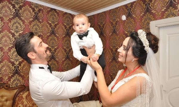 Nikahta çift, düğünde 3 kişi oldular