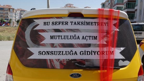 Taksisini gelin aracı yaptı, cama 'taksimetreyi mutluluğa açtım' yazdı