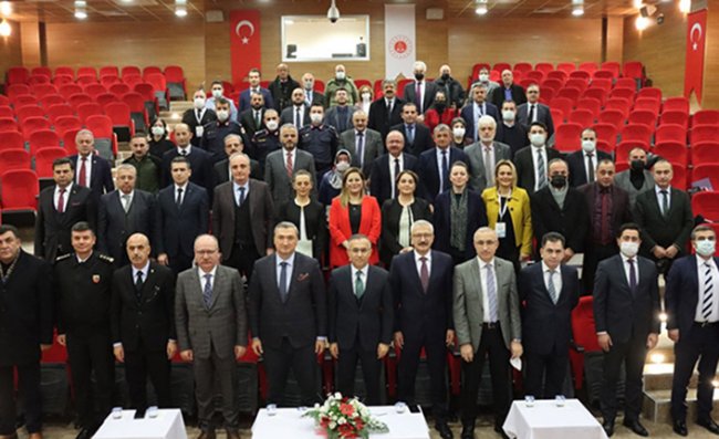 Kurum Amirleri Sertifika Aldı