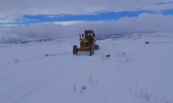 Gümüşhane'de 62 köy yolu kardan kapandı