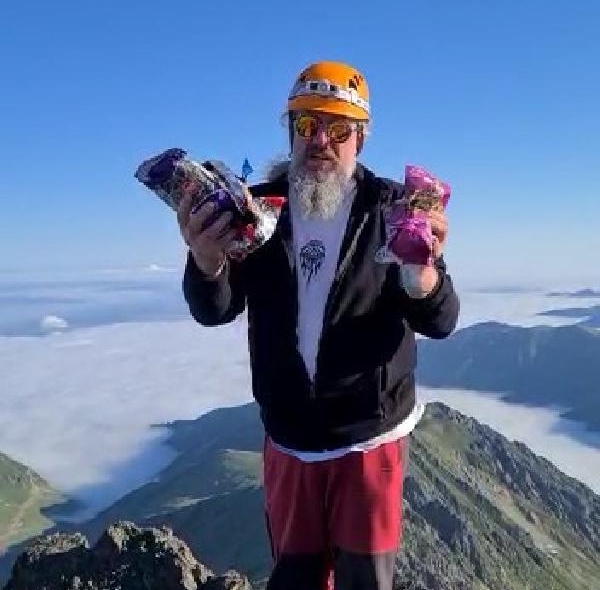 Altıparmak Zirvesine Tırmanan Dağcıdan 'Çöp' Tepkisi