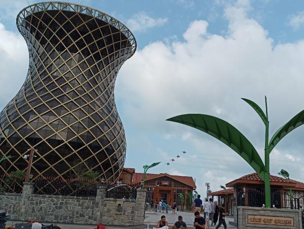 Türk Yıldızları 'TEKNOFEST Karadeniz' için Rize'de Uçtu
