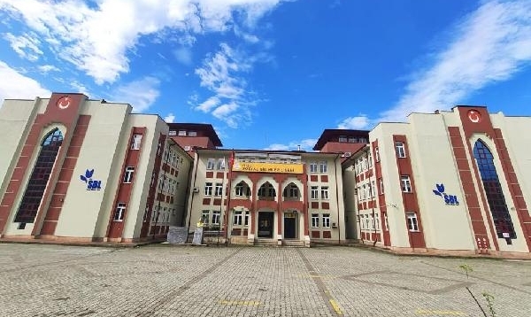 Rize’de ‘Unutulmaya Yüz Tutan Meslekler’ Resim Sergisi