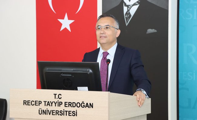 Vali Çeber'den Üniversitelilere Kariyer Önerileri