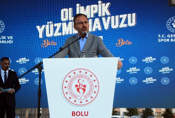 Bakan Kasapoğlu: Salgın döneminde 5 milyon öğrenciye yüzme öğrettik