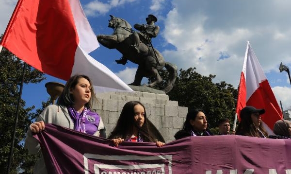 Onur Anıtı'nda taraftarlardan 'Dünya Kadınlar Günü' açıklaması