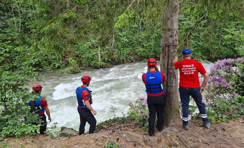 Rize'de Kaybolan Turisti Arama Çalışmaları Sürüyor