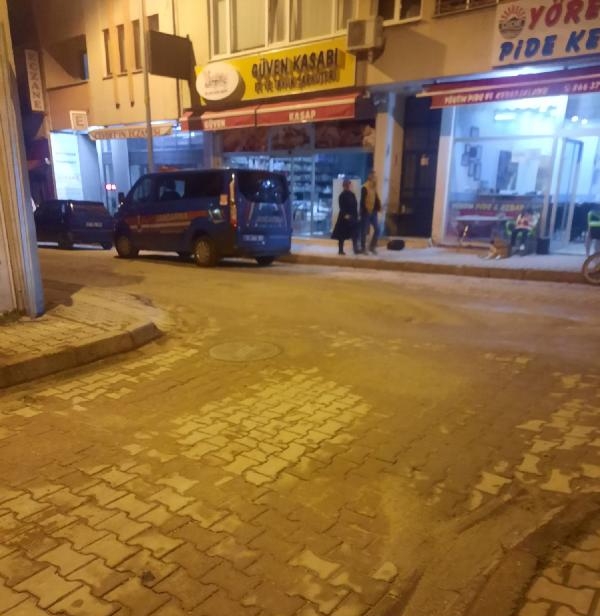 Cezaevine nakledilirken acıktığını belirten tutuklu, yemek molasında firar etti