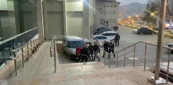 Sahte dolarla altın alan şüpheliler yakalandı