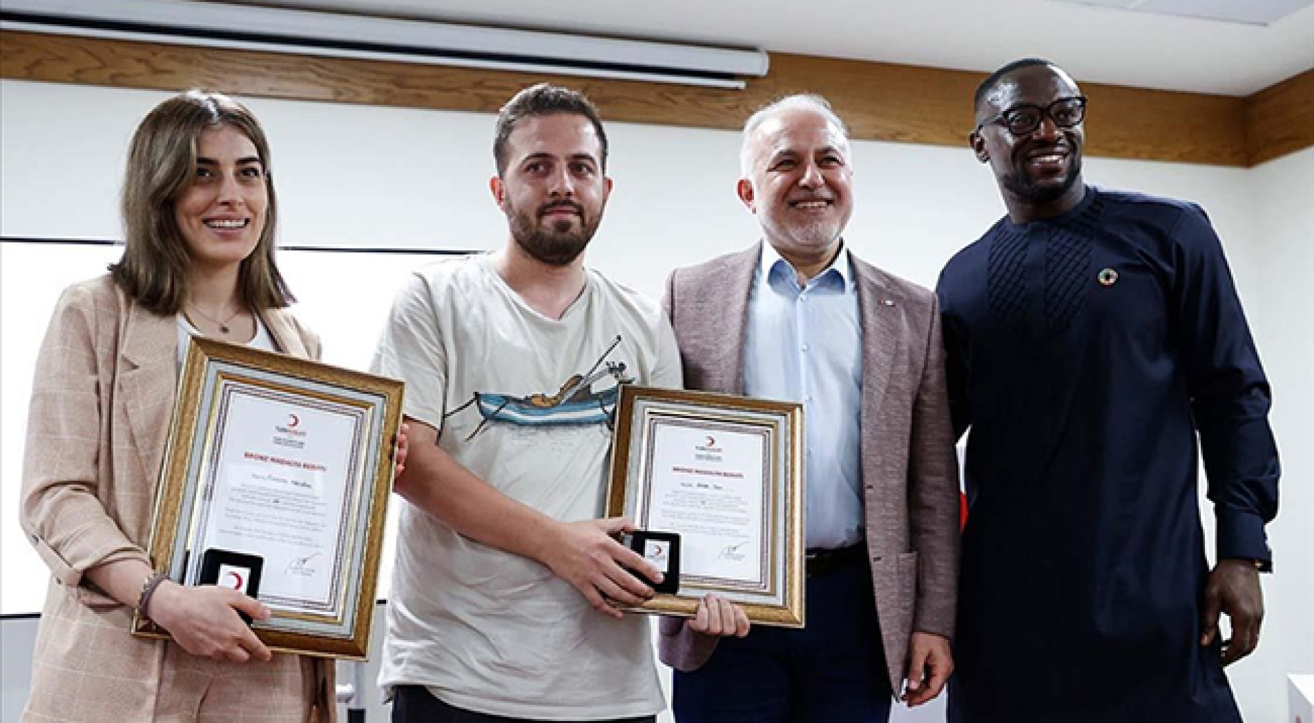 Türk Kızılay ve Meta, kan bağışı uygulamasını Türkiye'de kullanıma açtı