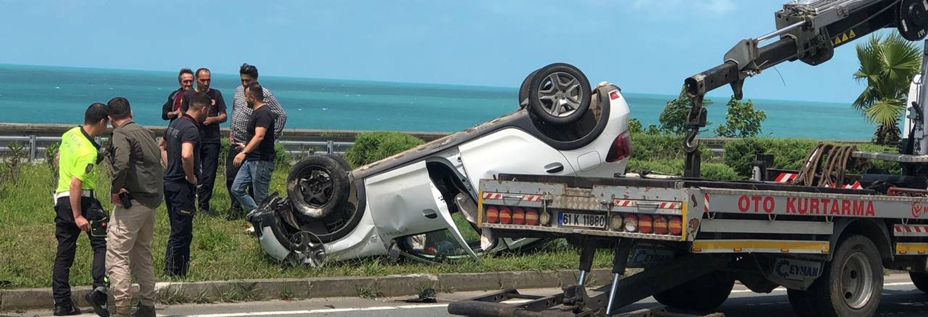 Rize'de Kırmızı Işıkta Geçen Sürücü Kazaya Neden Oldu: 3 Yaralı