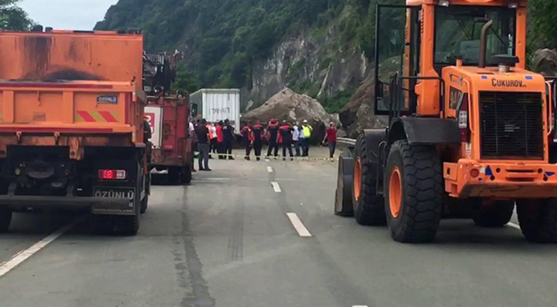 Artvin'in Kemalpaşa İlçesinde Heyelan: 1 Ölü, 2 Yaralı