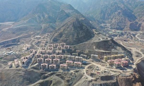 Su altında kalacak Yusufeli, 5 ayda taşınacak