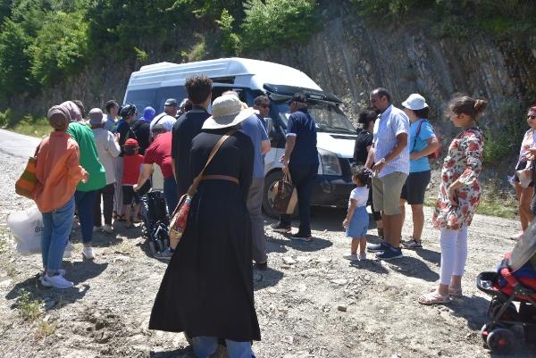 Alternatif yola da toprak dökünce Erfelek Şelaleleri ziyarete kapatıldı