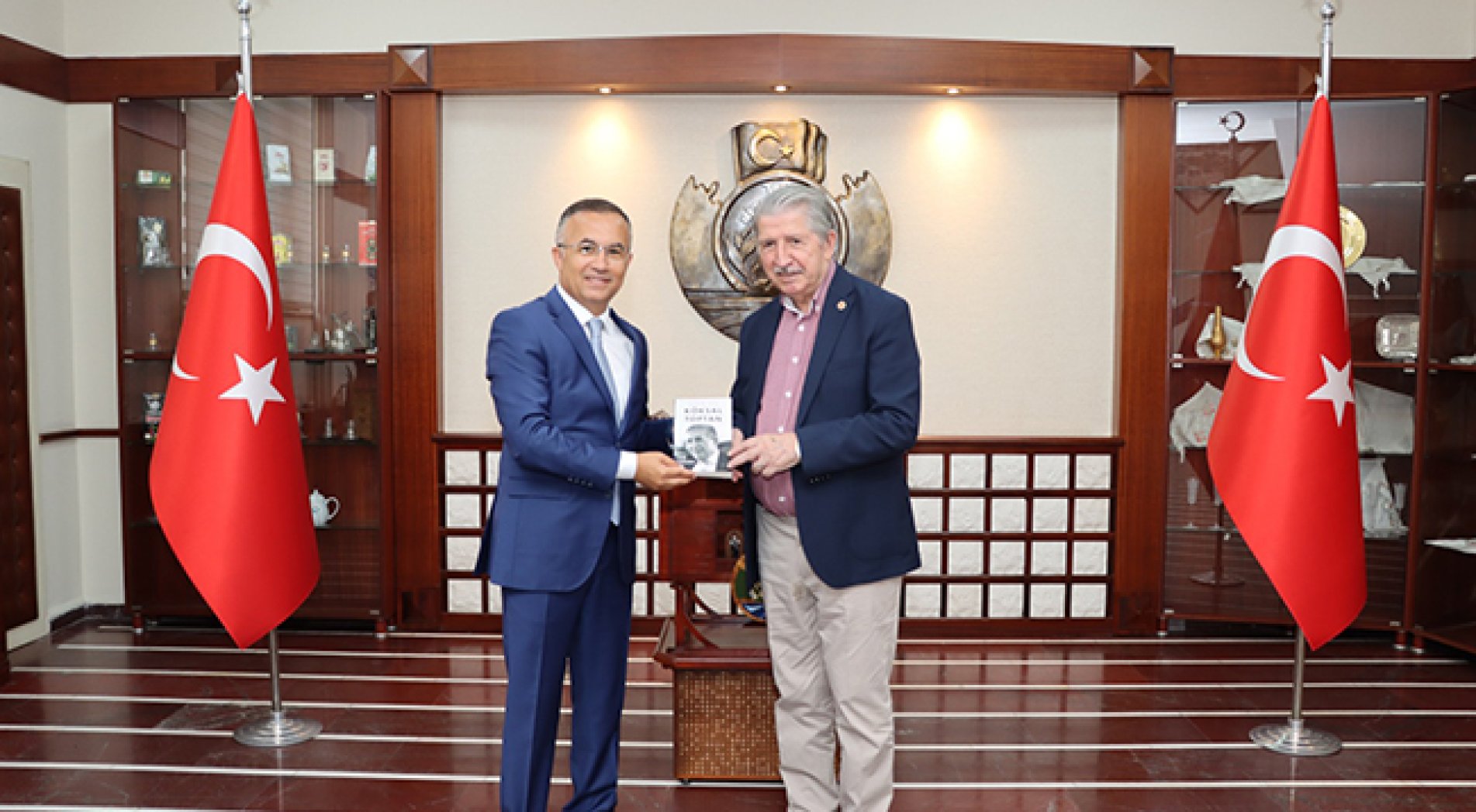 Cumhurbaşkanlığı YİK Üyesi Köksal Toptan, Rize'de Ziyaretlerde Bulundu