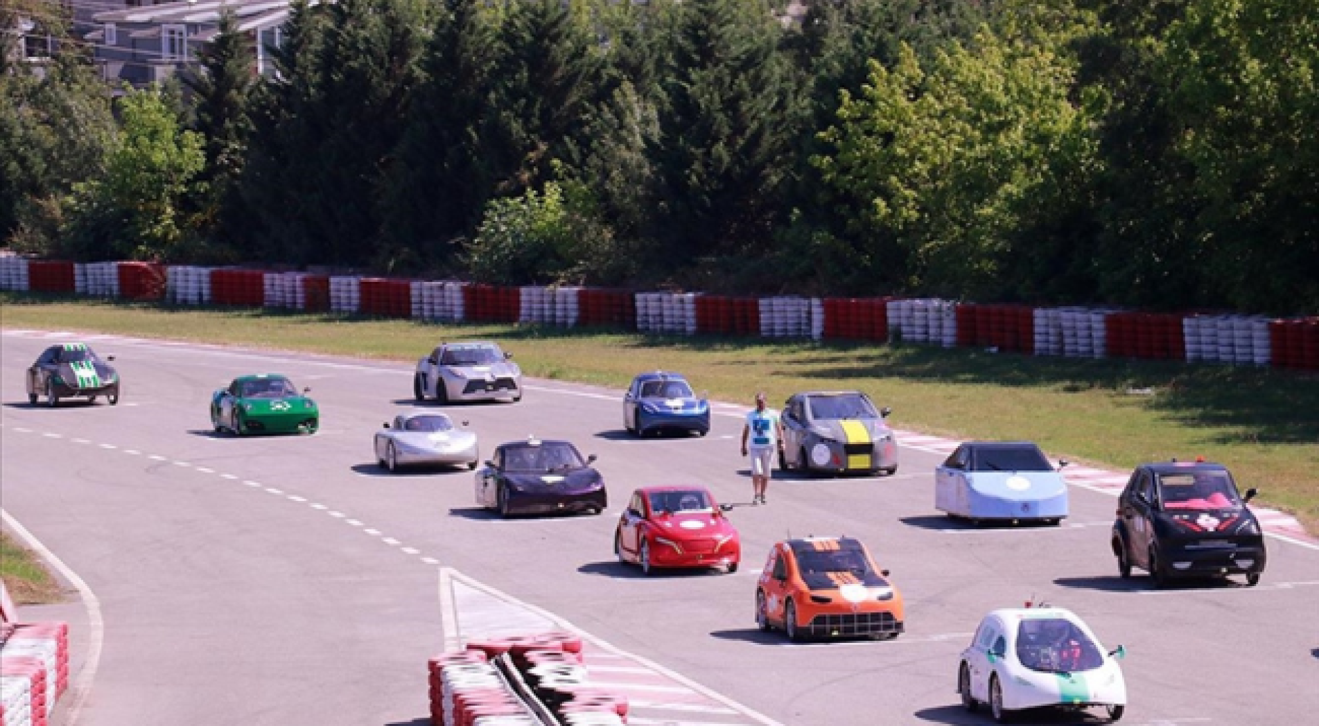 Alternatif enerjili araçlar Kocaeli'deki TEKNOFEST yarışlarında piste çıktı