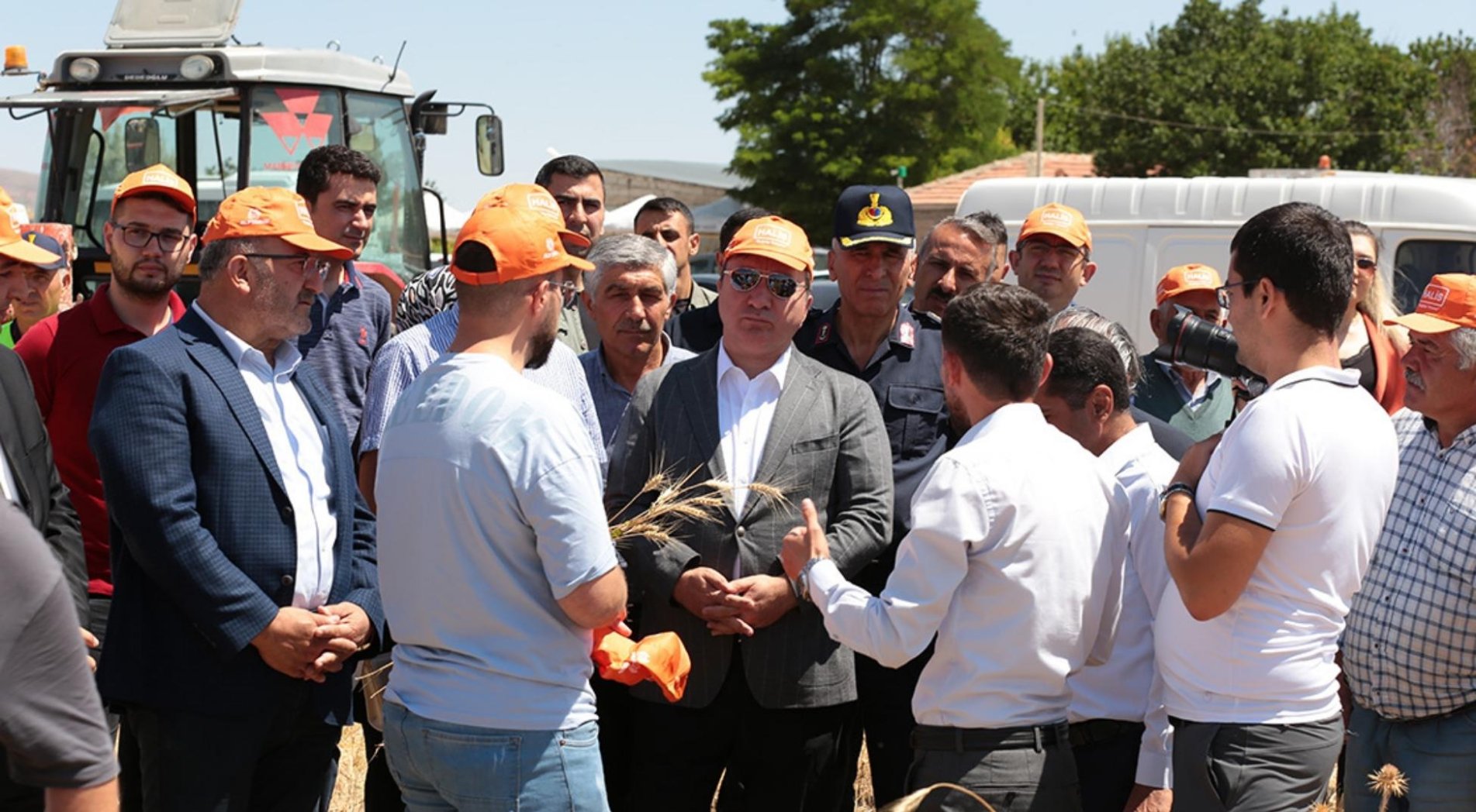 Aksaray'da deneme ekimi yapılan yerli ekmeklik buğday 'Halis' hasat edildi