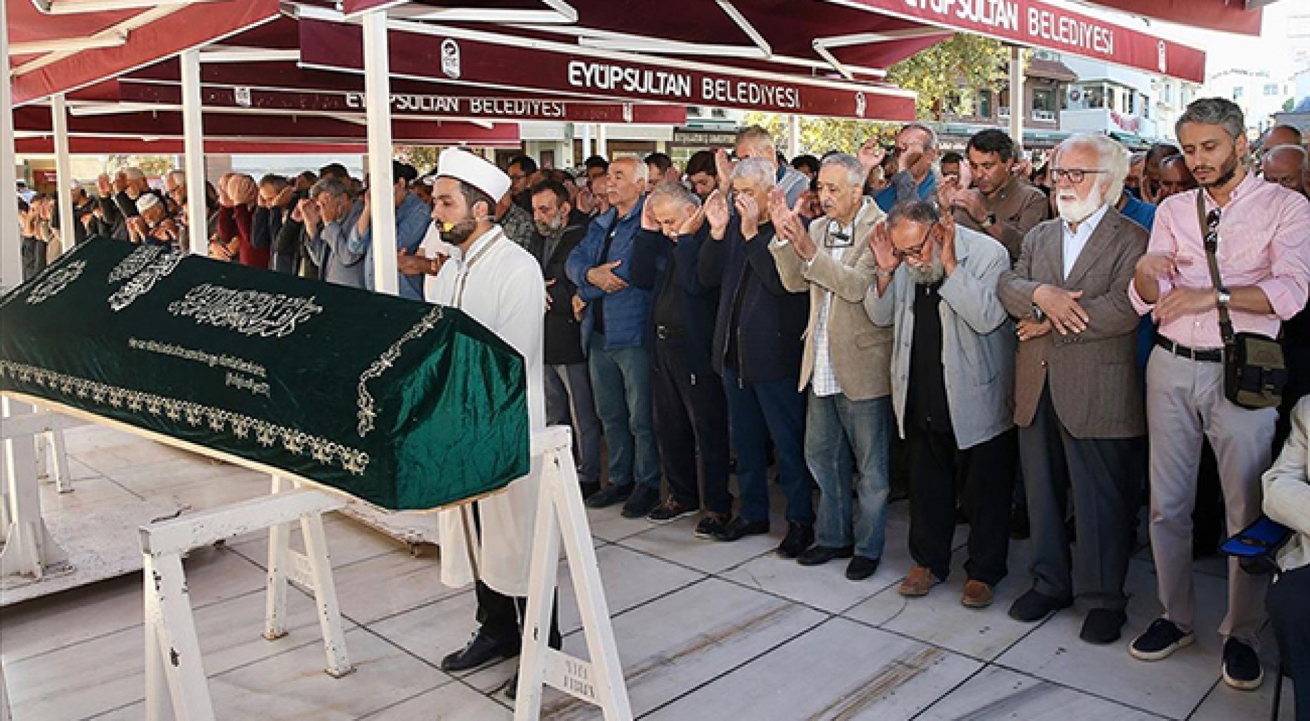 Yazar Ahmet Özalp son yolculuğuna uğurlandı