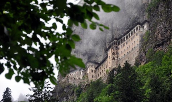 Sümela'da Gün Yüzüne Çıkan Saklı Mekanlara Akın