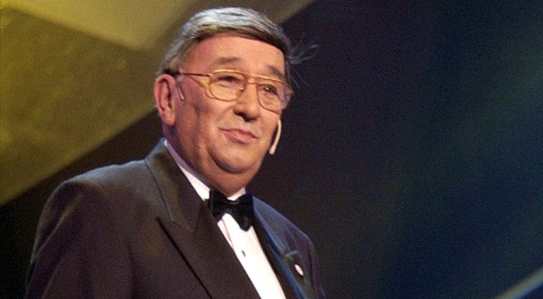 Usta spiker Bülent Özveren hayatını kaybetti