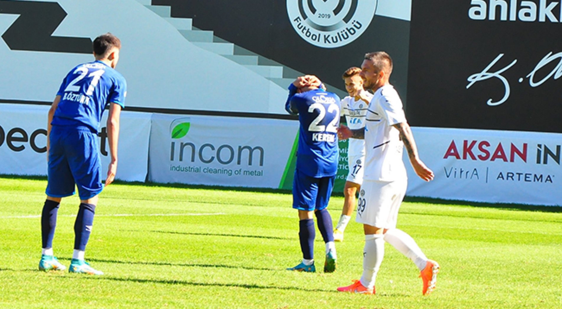 4 Gollü Maçta Kazanan Çıkmadı: 2-2