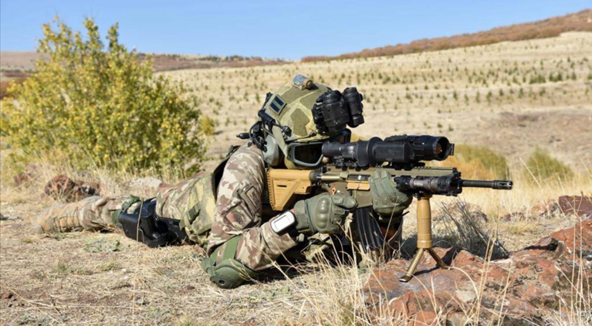 Barış Pınarı bölgesinde taciz ateşi açan 2 PKK/YPG'li terörist etkisiz hale getirildi