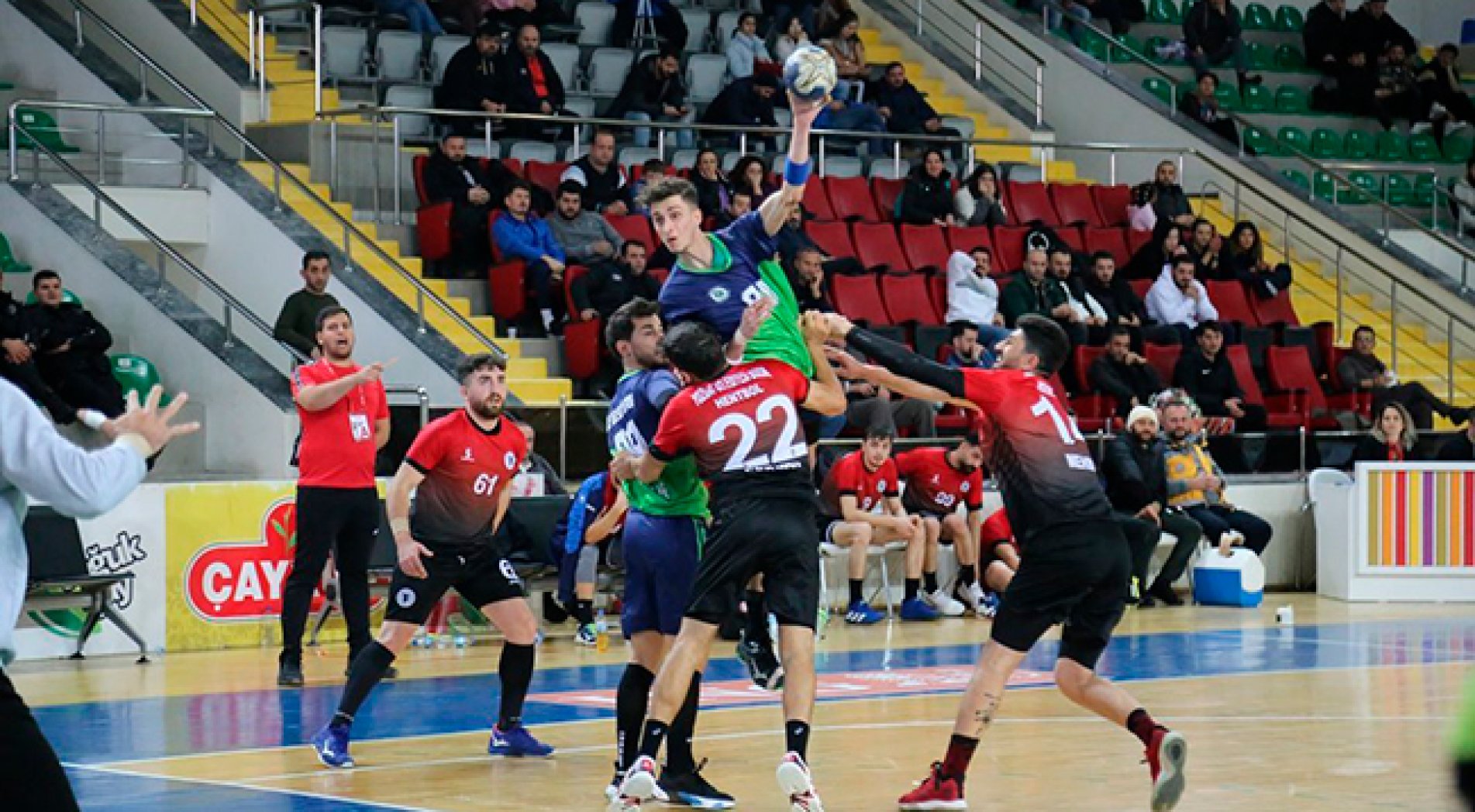 Rize Belediyespor Hentbol Takımı, Evinde 3'te 3 yaptı