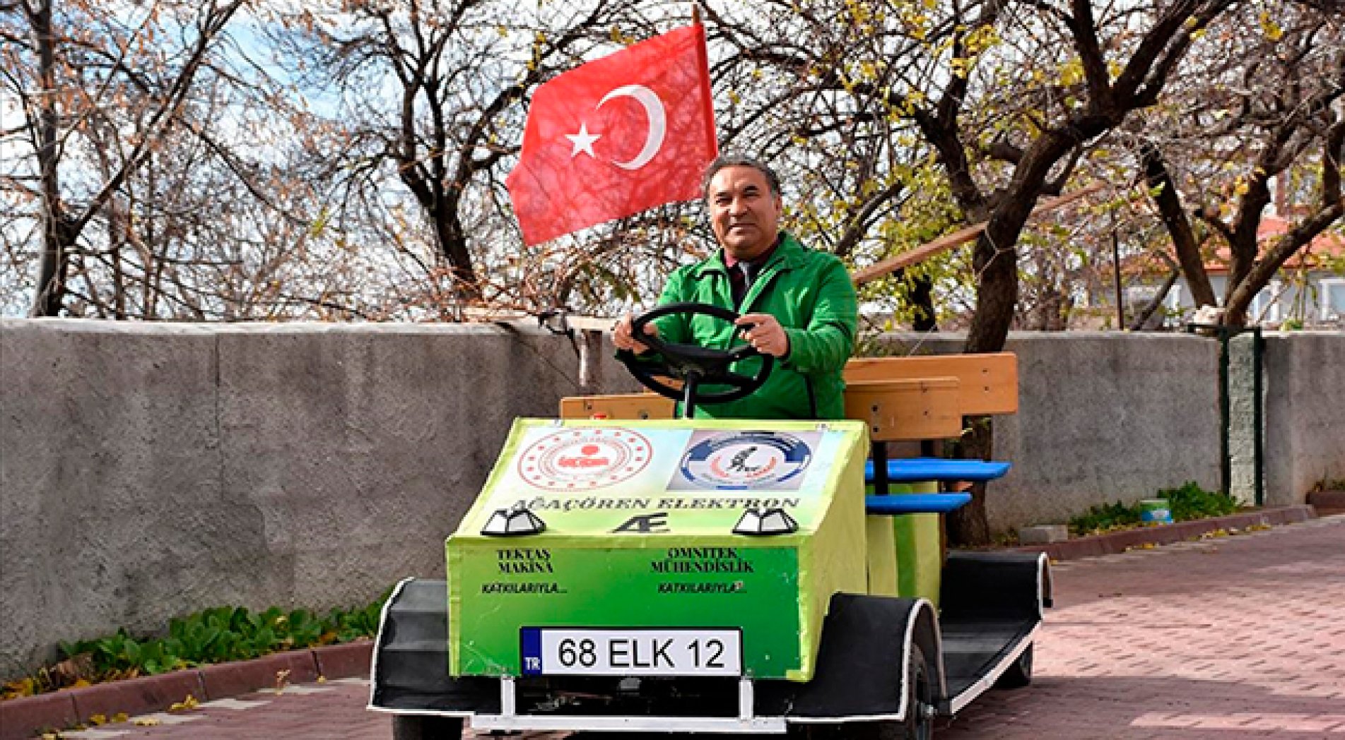 Atık malzemelerden 3 vitesli elektrikli araç yaptı