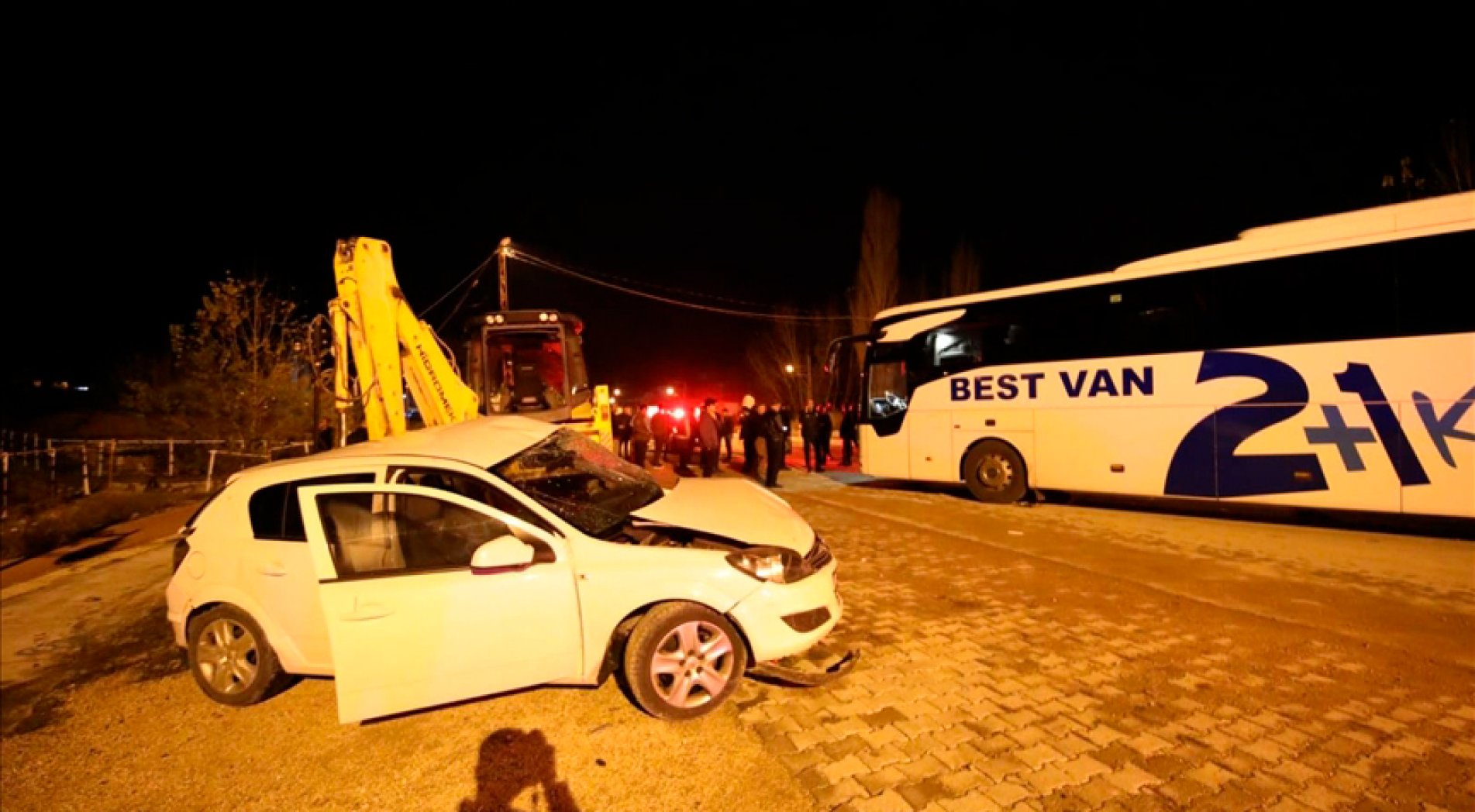 Malatya'da yolcu otobüsüyle otomobilin çarpışması sonucu 1 kişi öldü