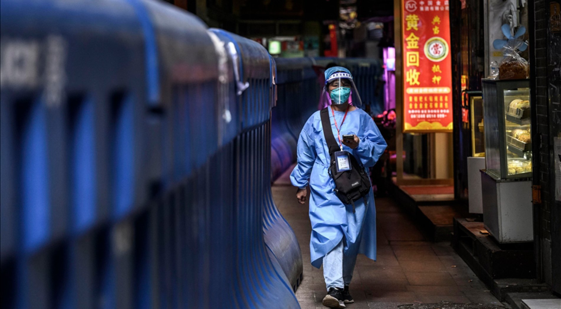 Salgına karşı geliştirilen teknoloji bazı ülkelerde polis gözetimi için kullanılmış