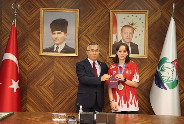 Dünya Gençler Kick Boks Şampiyonuna Tebrik