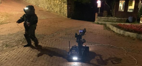 Valilik Konutu Önüne Bırakılan Şüpheli Valizden Kıyafet Çıktı