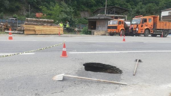 Trabzon'da köprüde göçük