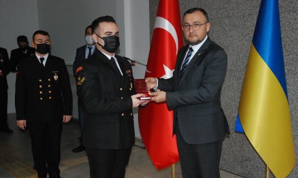 Bartın'da batan gemideki personeli kurtaranlara ödül