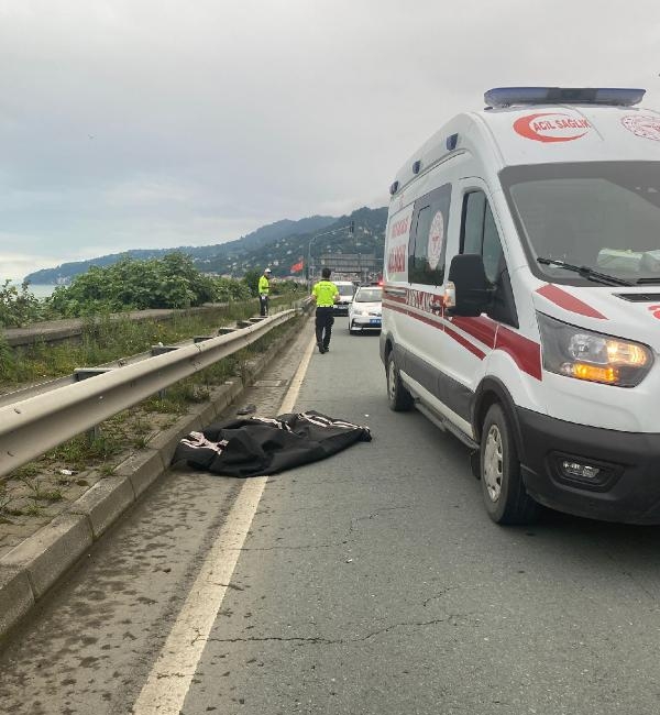 Yolun karşısına geçerken otomobil çarpmasıyla öldü