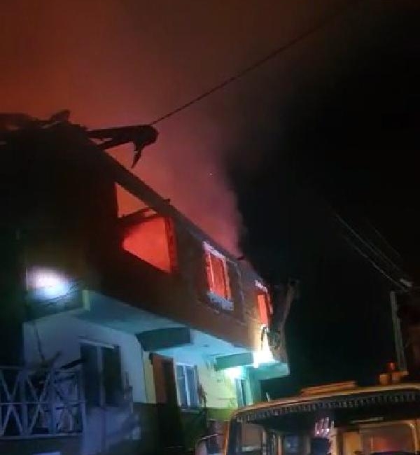 Zonguldak'ta iki ev yangında zarar gördü, 2 kişi dumandan etkilendi