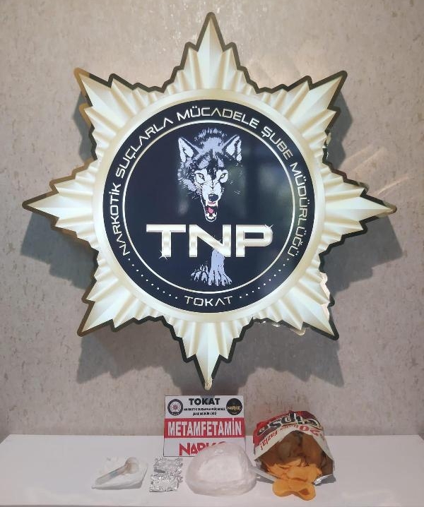 Cips paketinde uyuşturucu ele geçirildi
