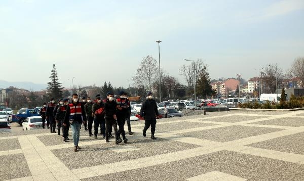 Cezaevindeki PKK'lılara finans sağladığı iddiasıyla 7 kişi daha adliyede