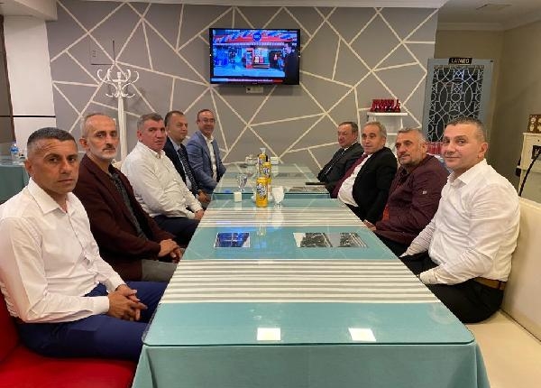 Çaykur yönetimi, mevsimlik işçiler için sendika ile görüştü