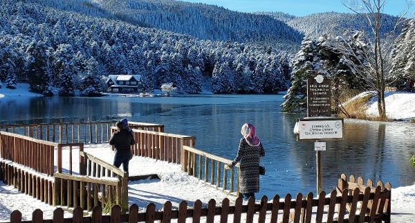 Gölcük Tabiat Parkı'nda kar güzelliği