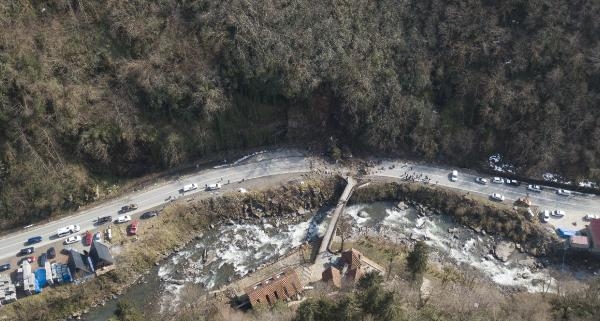 Ayder yolu heyelan nedeniyle kapandı
