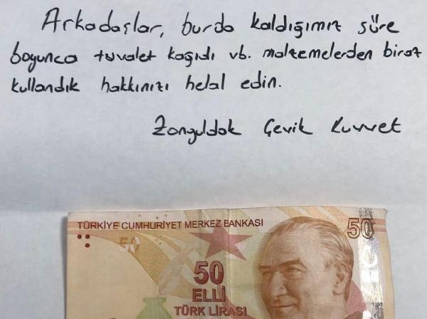 Deprem bölgesinde görevli polisler, kullandıkları eşyalar için öğrencilerden helallik istedi