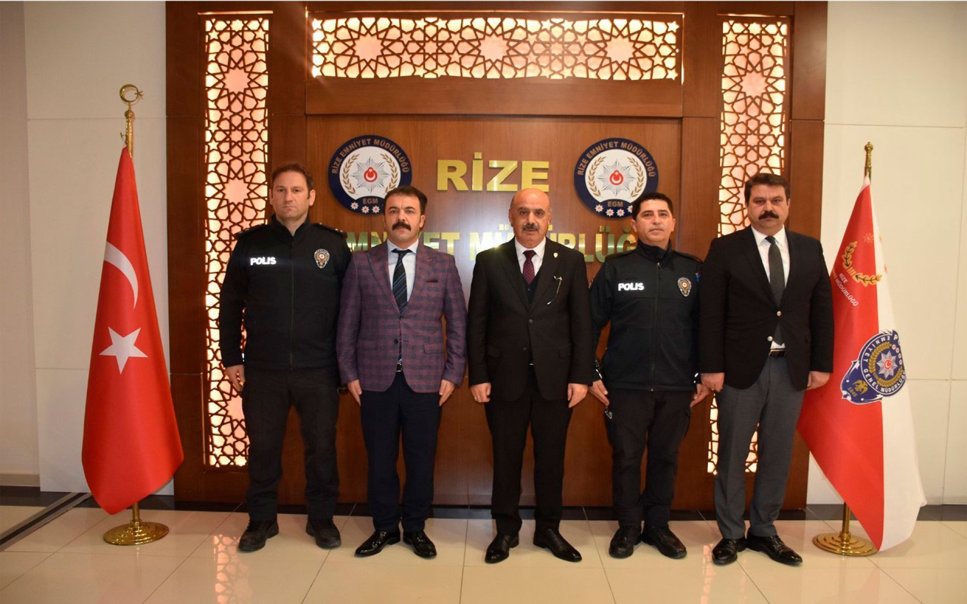 Rize'de Ayın Polisleri Ödüllendirildi